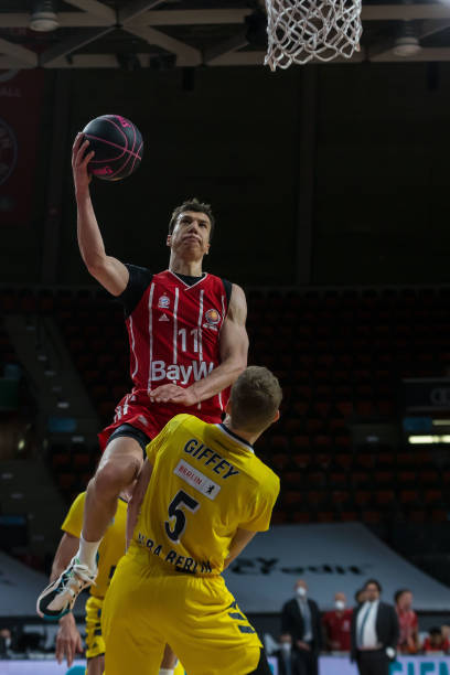 利用他的传 利用他的传