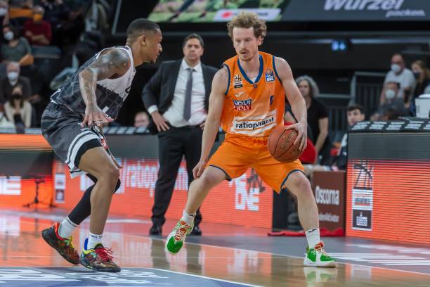 间的对决 间的对决